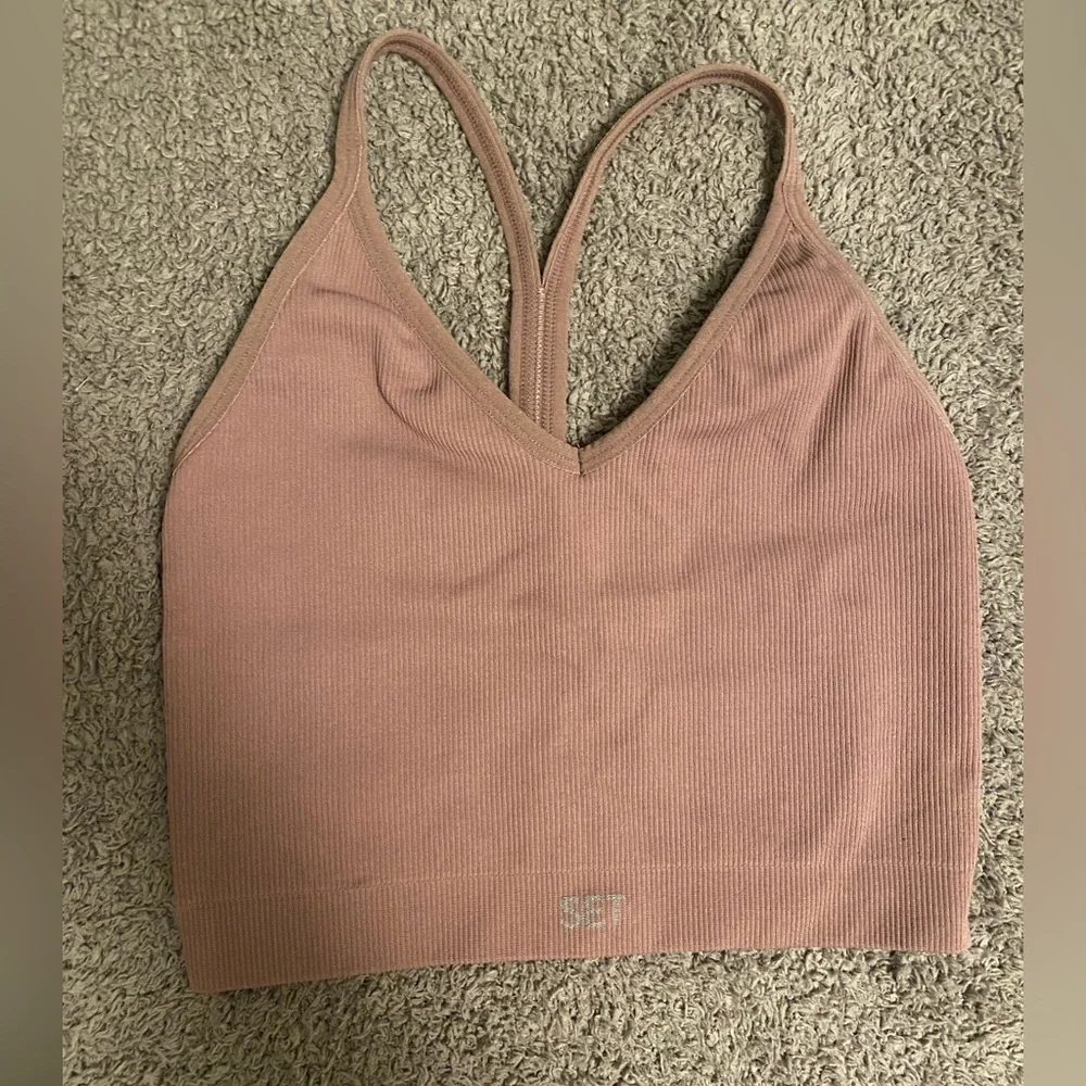 SET ACTIVE Sculptflex Ribbed V Bra in Mauve - Picture 4 of 6